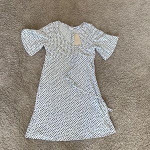 Mamalicious short sleeve polka dot maternity dress, NWT, never worn, size S